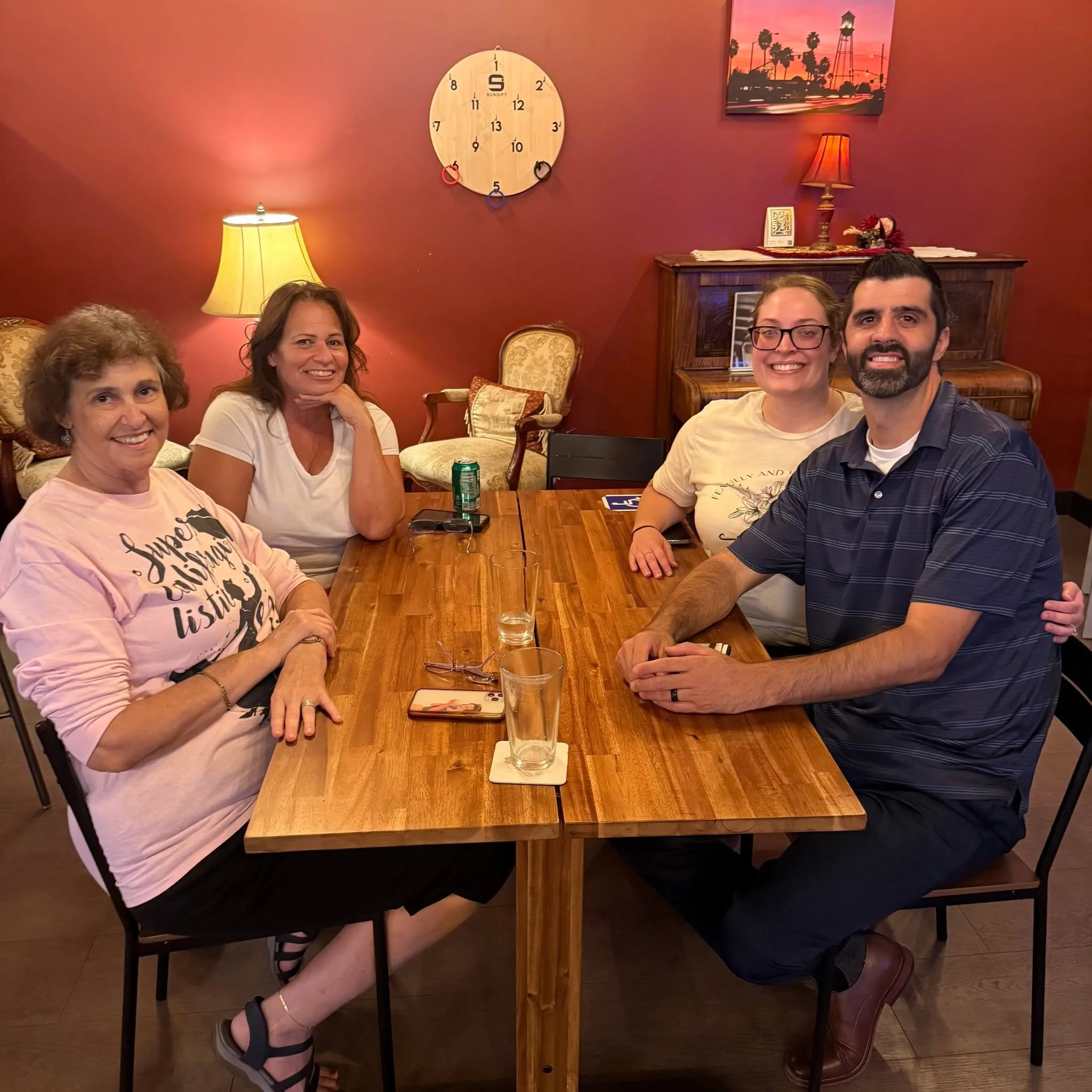 TRIVIA winners last week @brokentimbers.placentia in #placentia
.
🥇 49.5 pts &bull; Memory Layne
🥈 48.5 pts &bull; Cribbage Club
🥉 &bull; Born Ruffians
.
Tonight and every Wednesday night at 7pm!!
#trivia #trivianight #orangecountyevents #octrivia