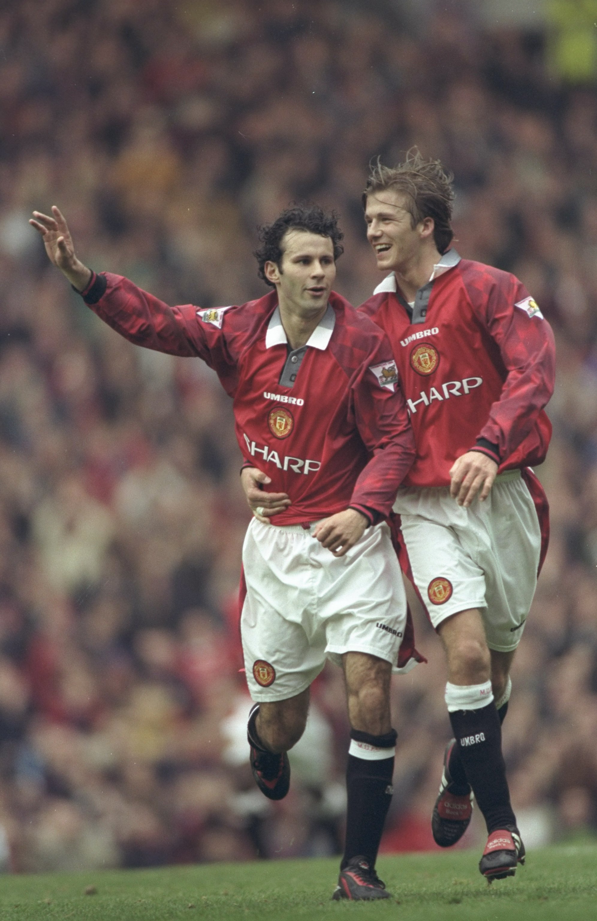  Manchester United’s Ryan Giggs (left) and David Beckham (right), 1997-98. (Allsport UK /Allsport) 