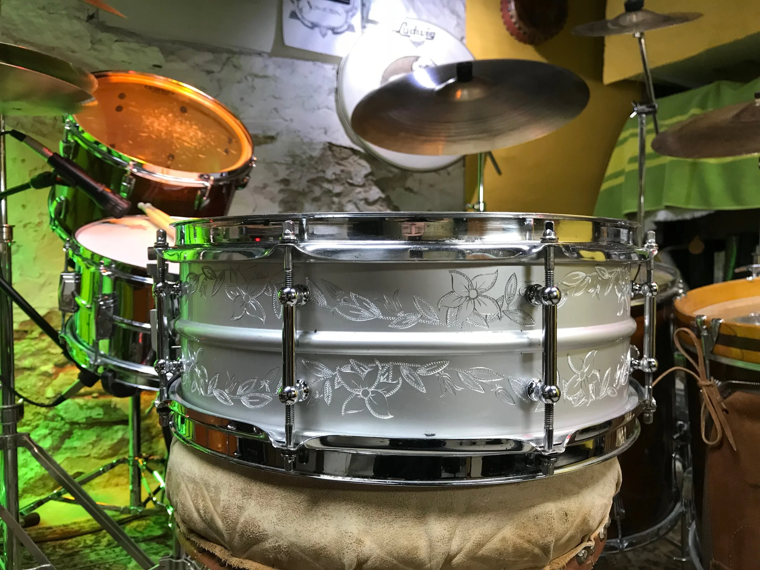 First engraving on a drum, Clematis theme