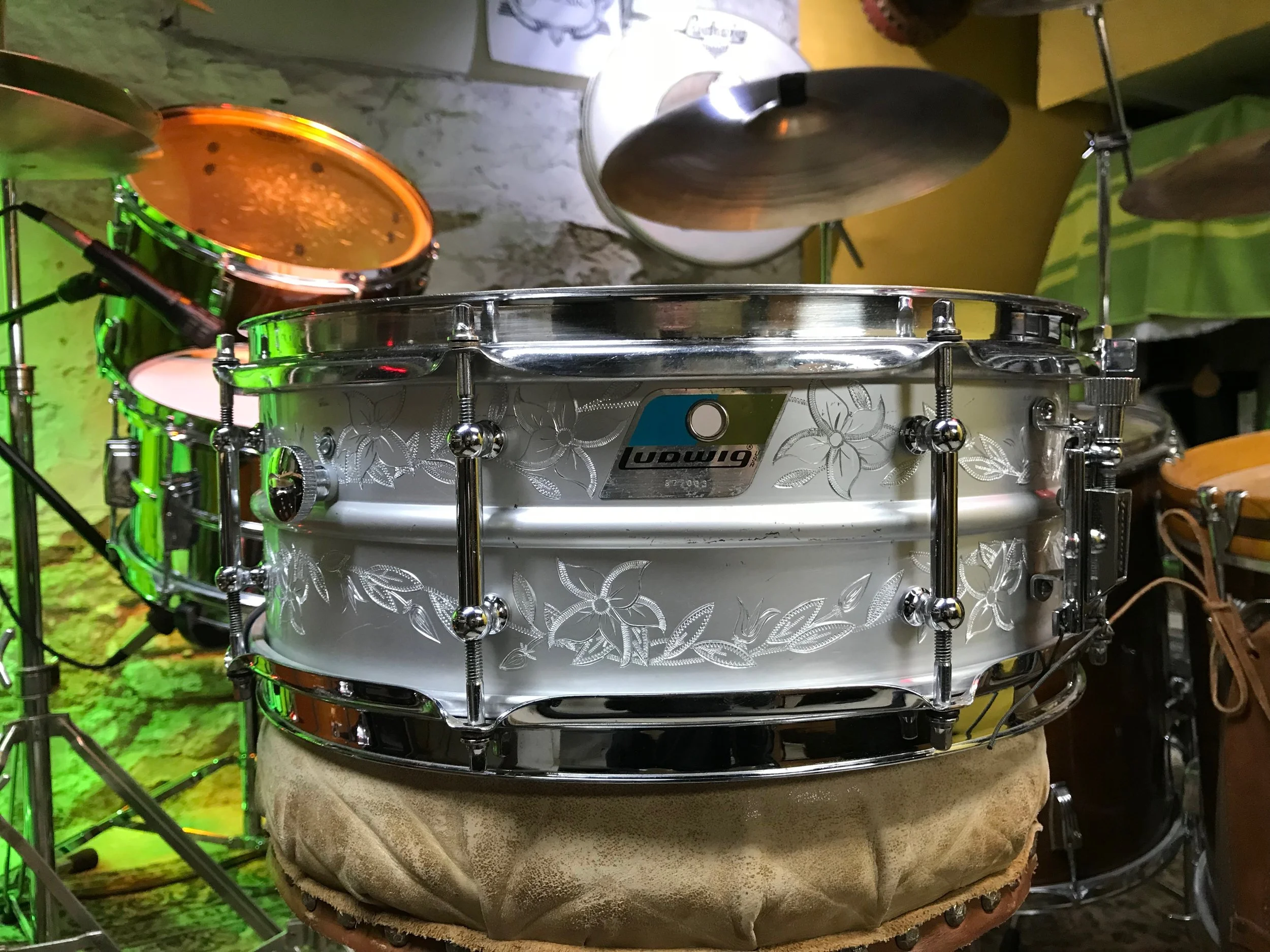 First engraving on a drum, Clematis theme