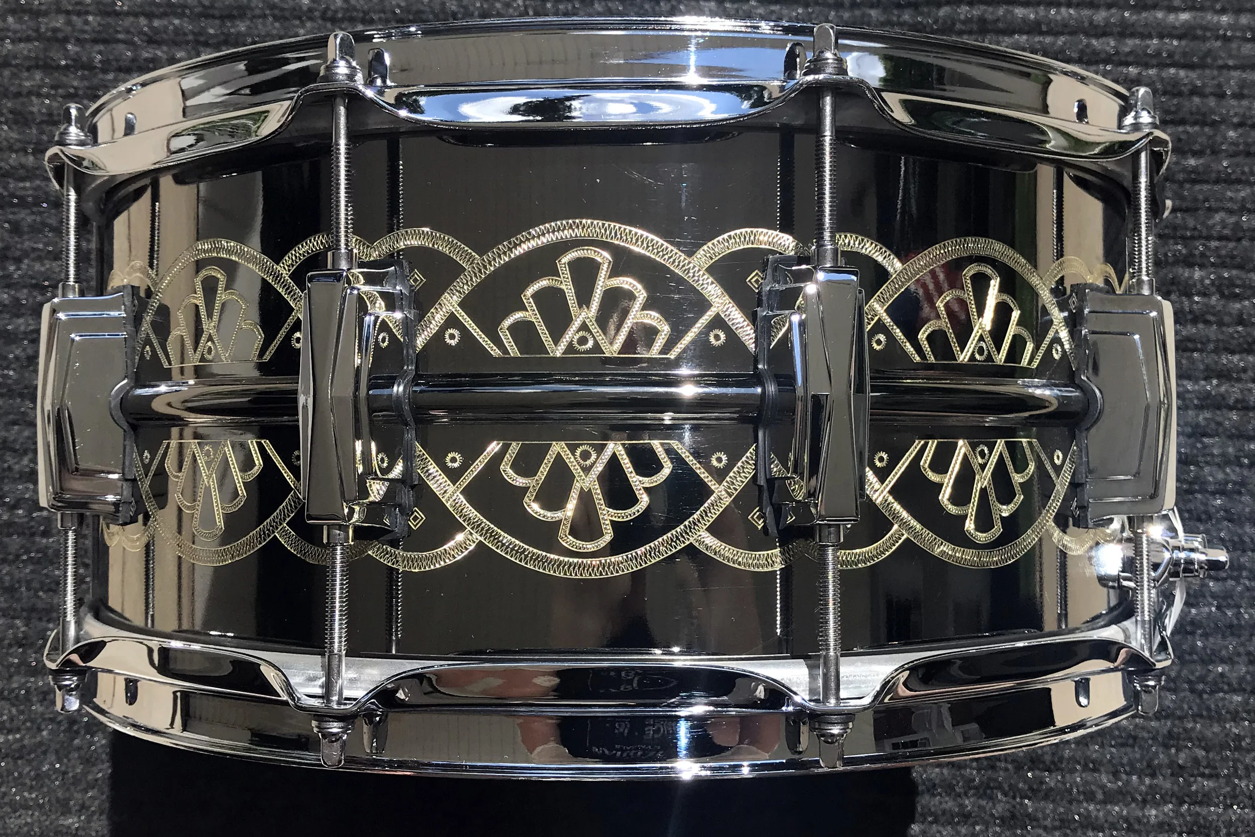 Deco pattern Ludwig Black Beauty 