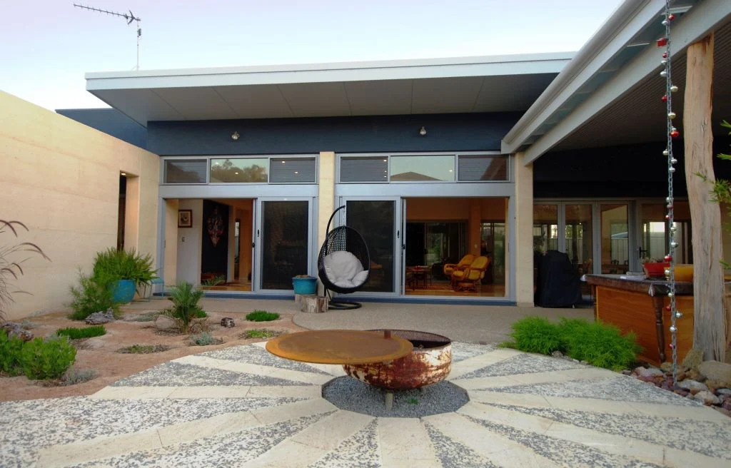 exterior_1R.jpg