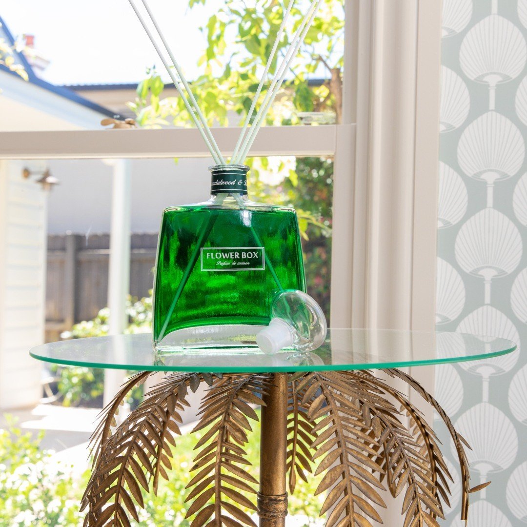 Christmas Limited Edition 

SANDALWOOD + LIME: THYME, SANDALWOOD, LIME, BERGAMONT, MUSK, LIME &amp; OLIVE LEAF. 🎄🍈 🫒🌿 large Diffuser

Our Gorgeous Flowerbox Extra Large diffusers now in a Limited Edition Range in time for Christmas. Here we have 