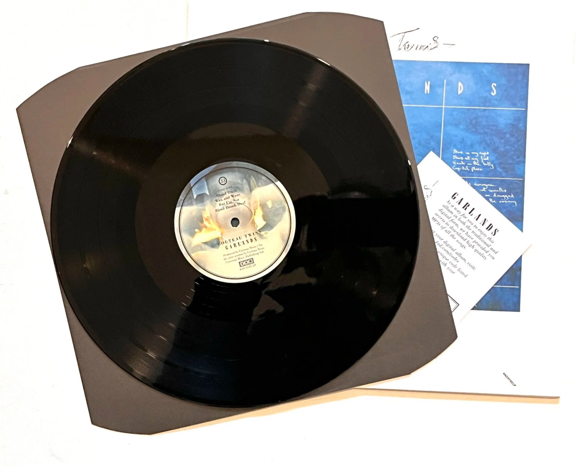 Cocteau+Twins+Garlands+lp+3.jpg