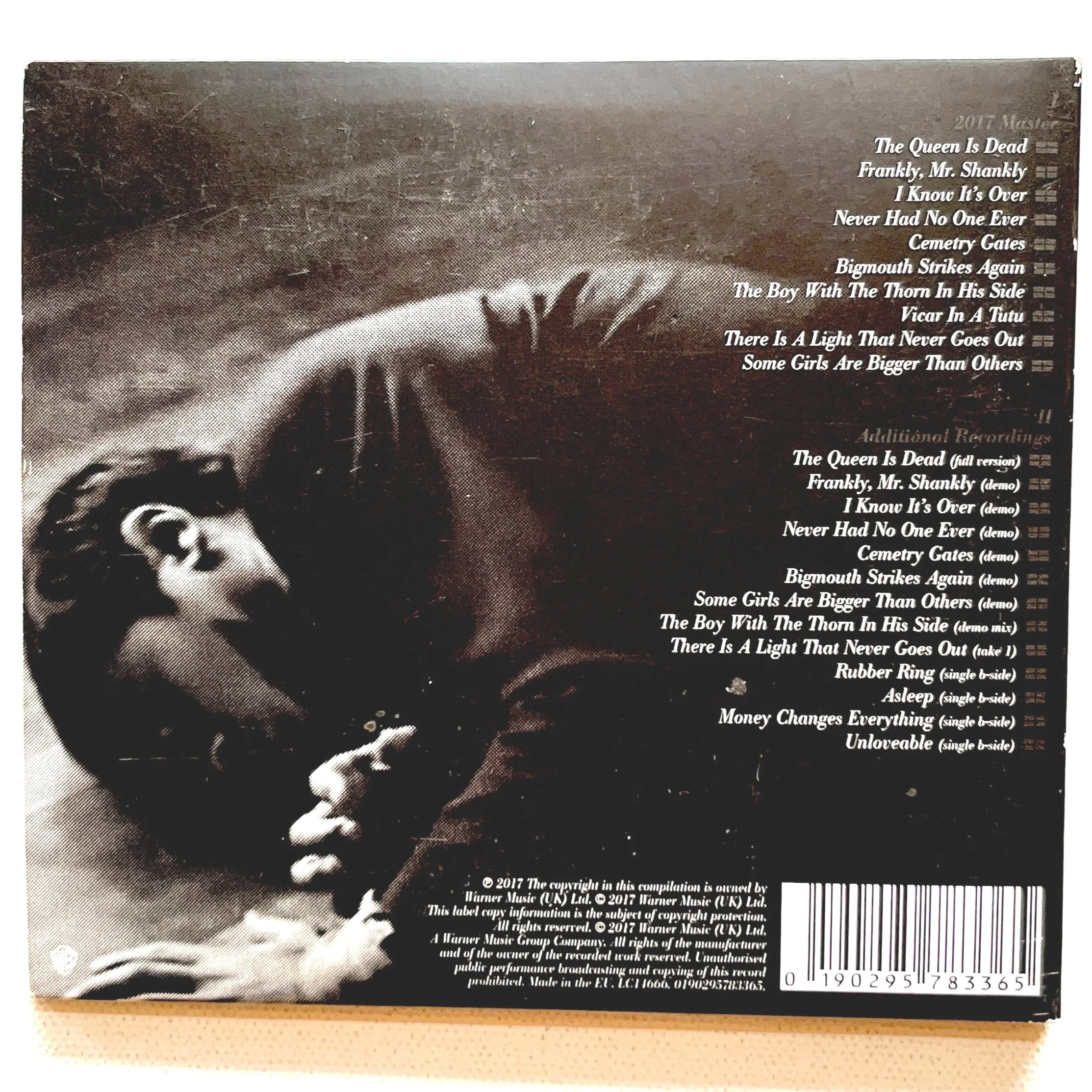 Smiths+Queen+is+Dead+Deluxe+2.jpg