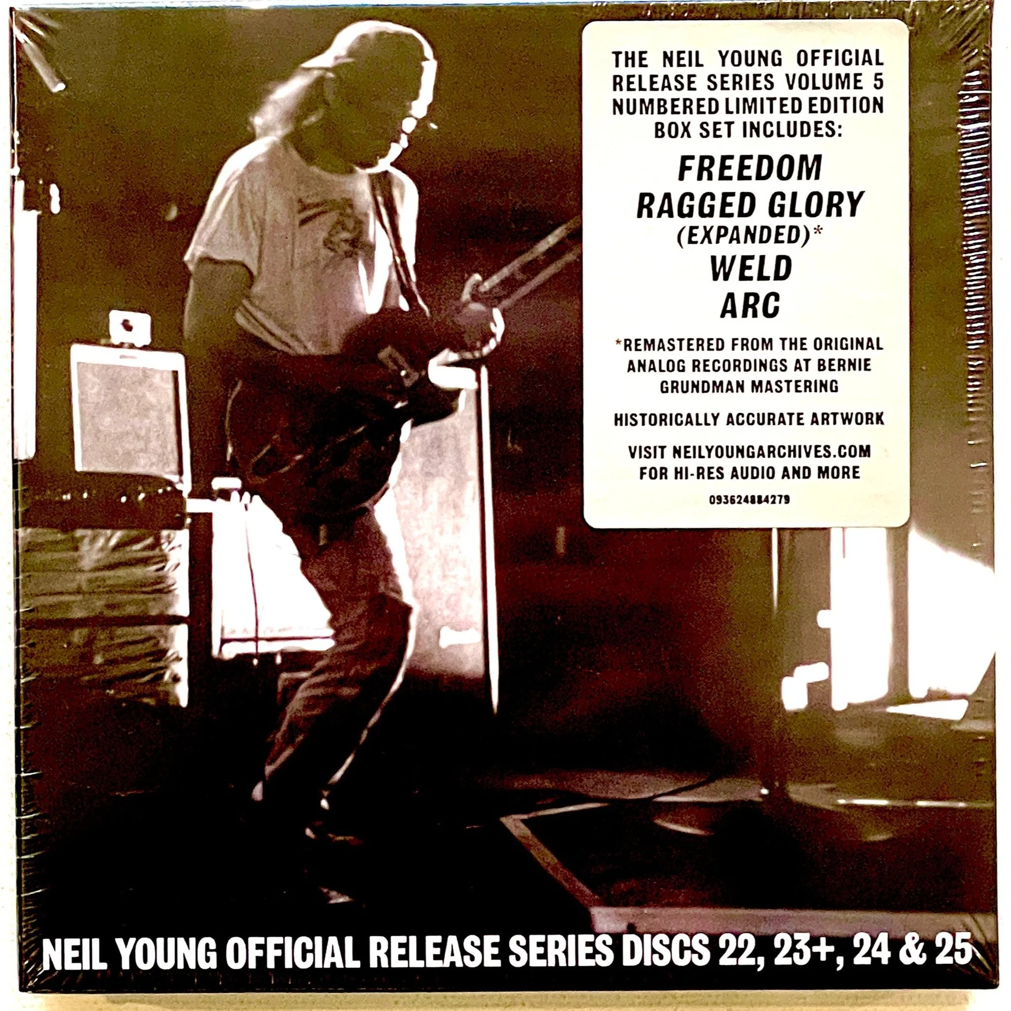 Neil+Young+Vol+5+Box+1+%281%29.jpg