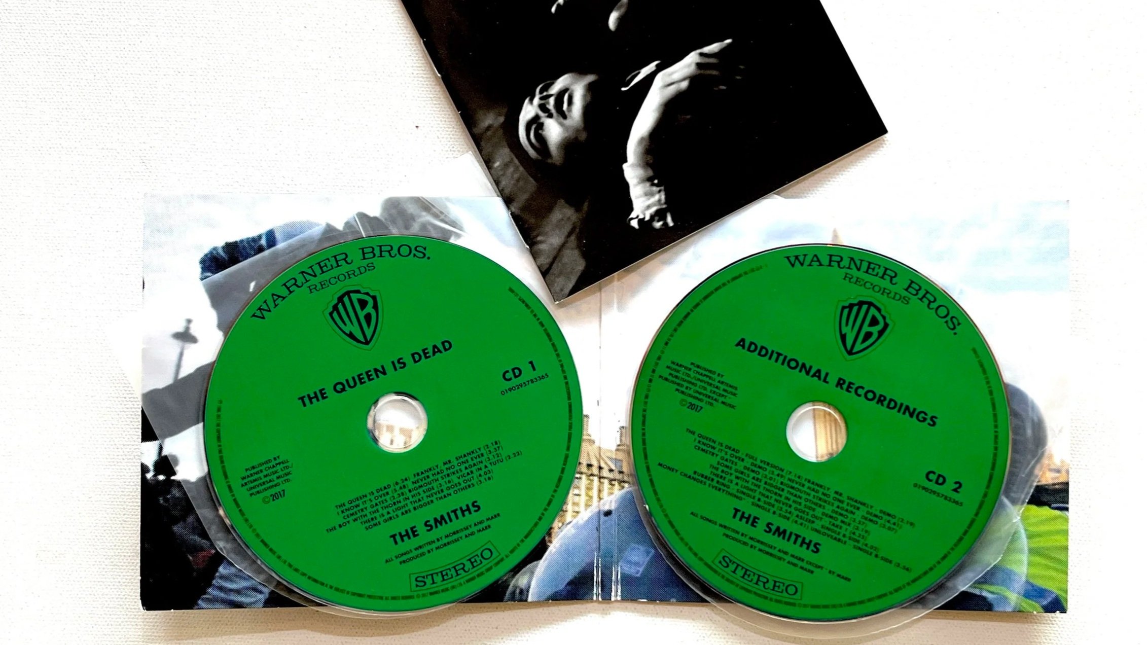 Smiths+Queen+is+Dead+Deluxe+5.jpg
