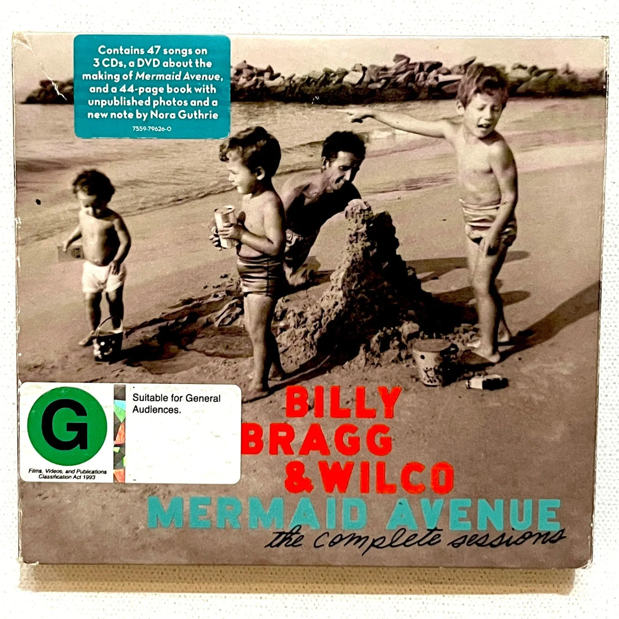 Billy+Bragg+%26+Wilco+Mermaid+Ave+Deluxe.jpg