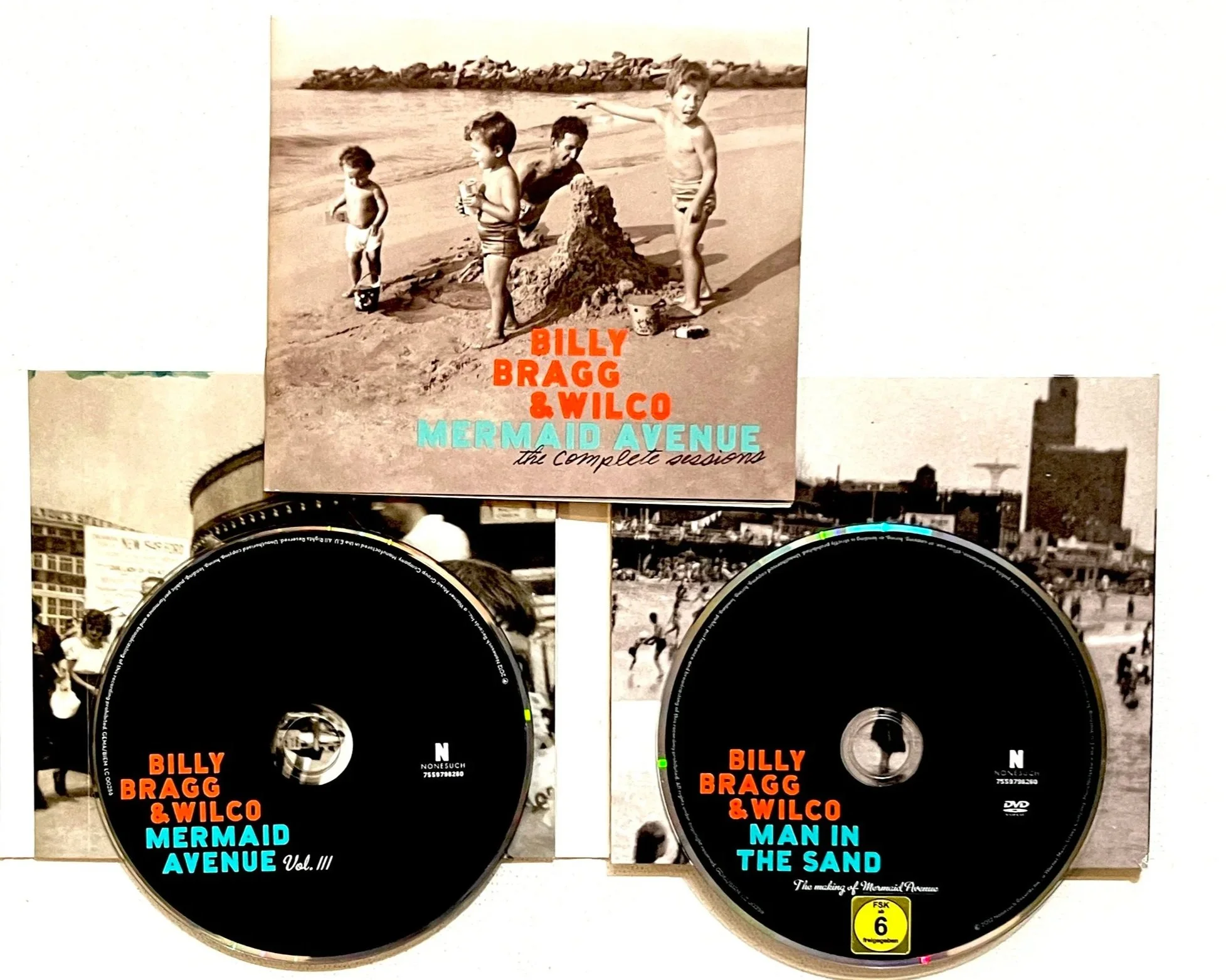 Billy+Bragg+%26+Wilco+Mermaid+Ave+Deluxe+4.jpg