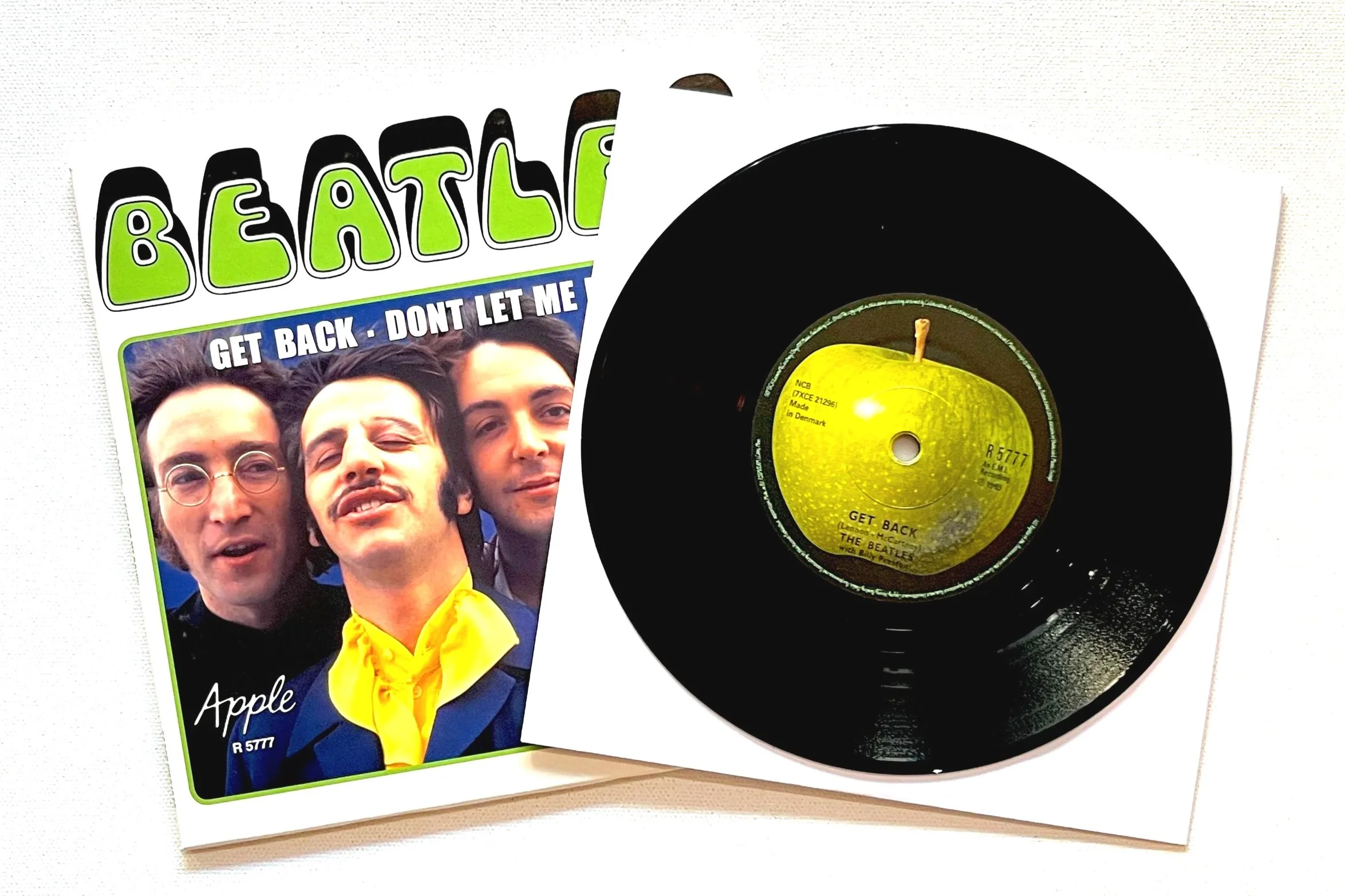 Beatles+Singles+Box+7.jpg