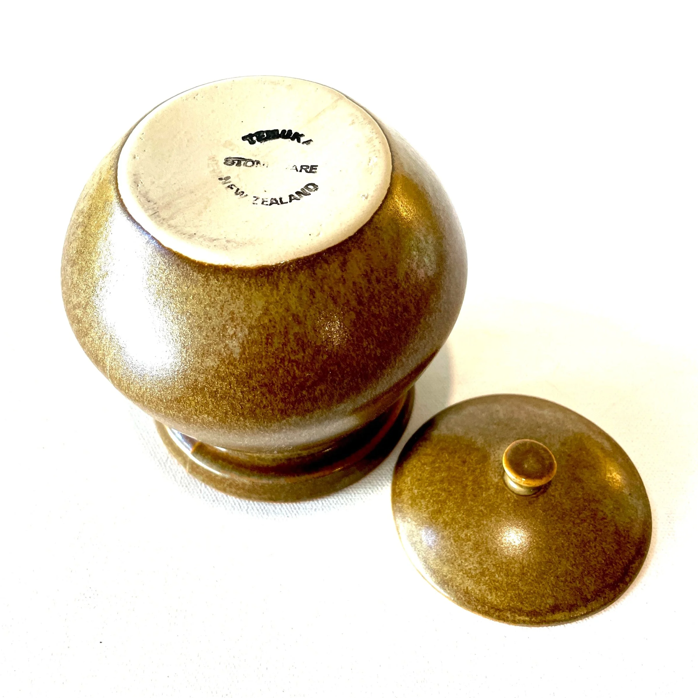 Temuka+Riverstone+Lidded+Pot+3.jpg