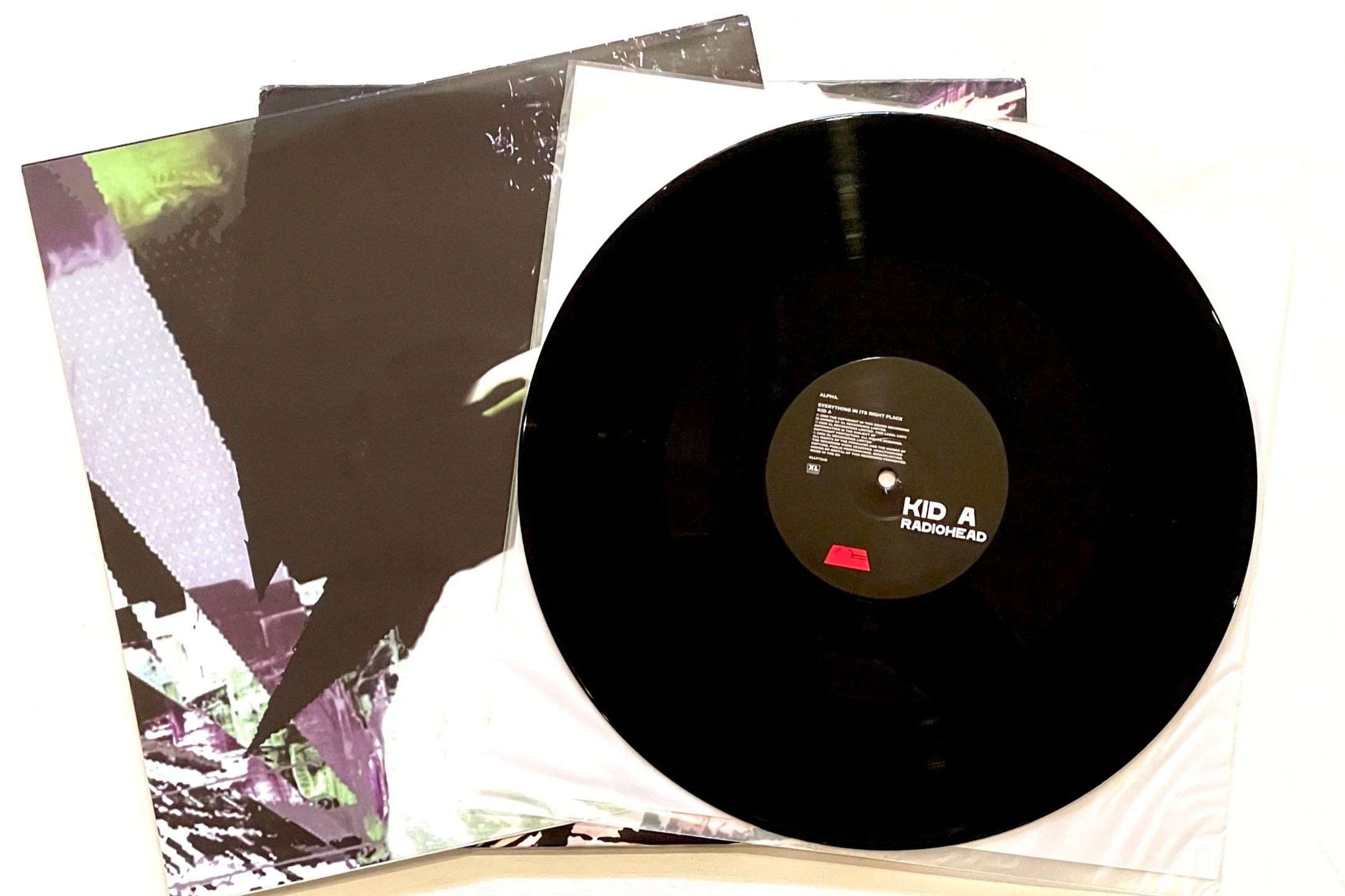 Radiohead+Kid+A+LP+%283%29.jpg