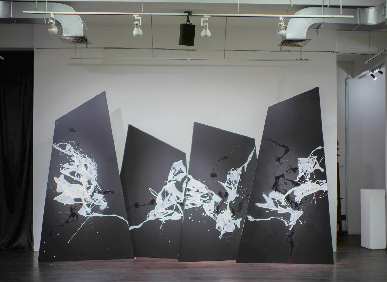 Painting Web 2018 E (1 of 1).jpg