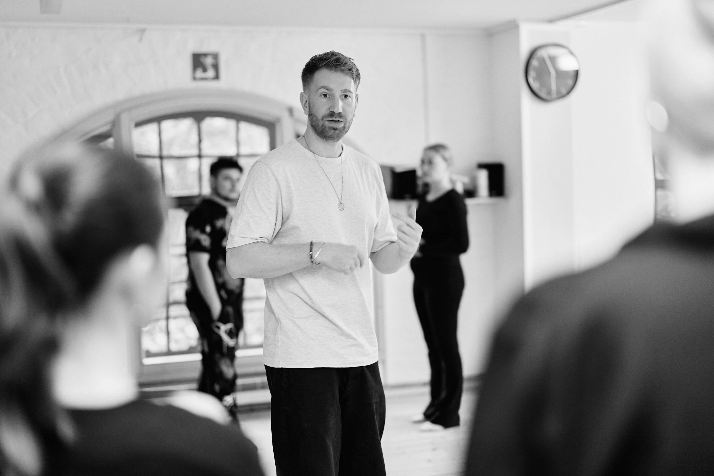 Schauspielcoach Dominik Bopp beim Workshop in Köln