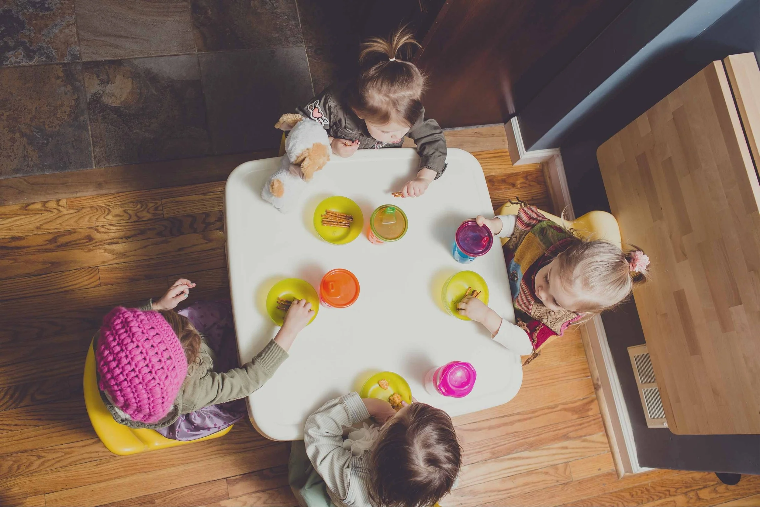 AN IN-HOME CHILD CARE COMPANY Your child's home-away-from-home in your neighborhood and our backyards HOW IT WORKS