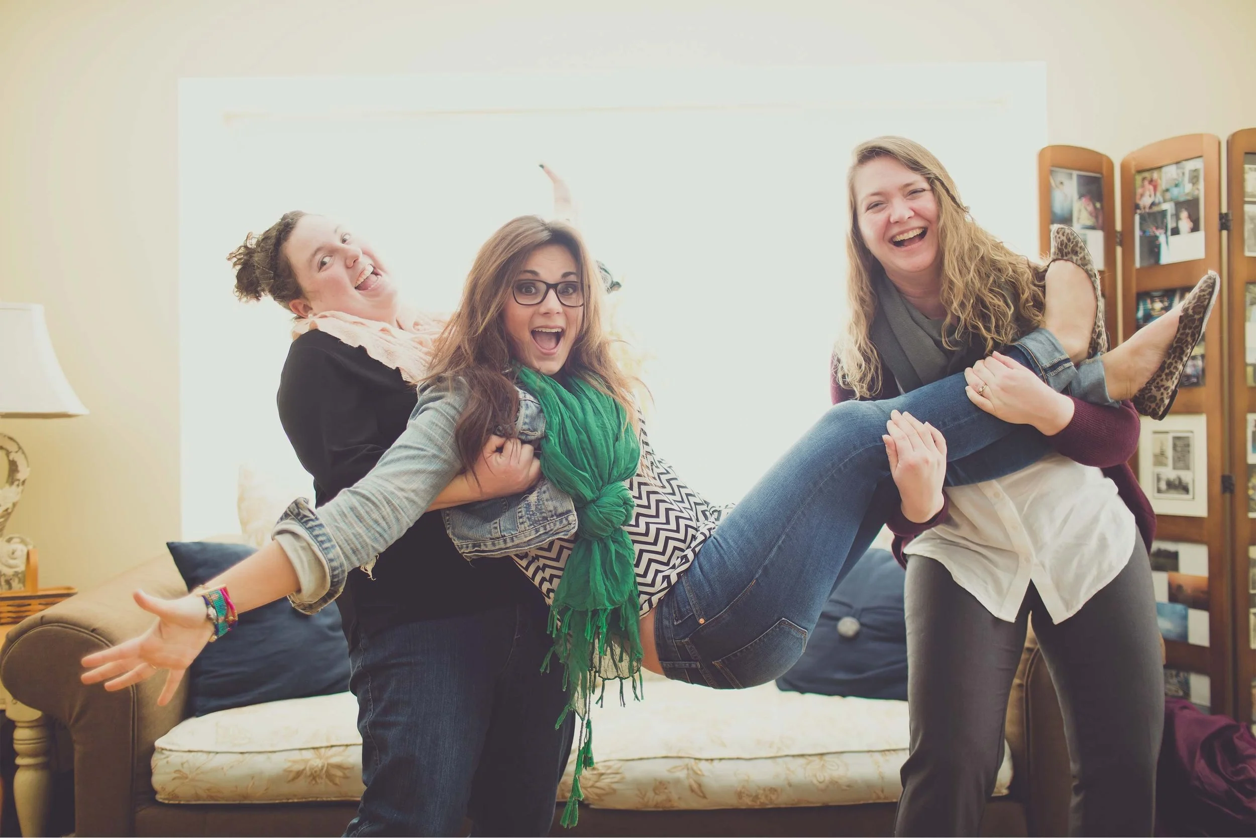 AN IN-HOME CHILD CARE COMPANY Your child's home-away-from-home in your neighborhood and our backyards HOW IT WORKS