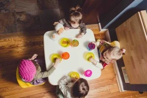 Kids-eating-snack-300x200.jpg