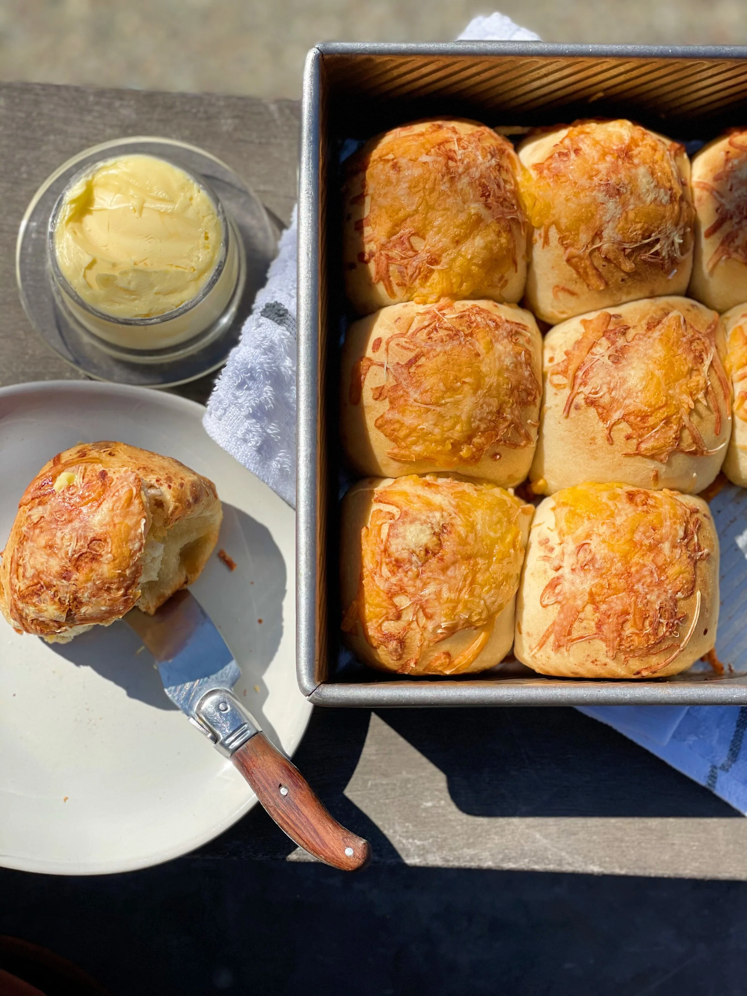 Cheesy Beer Bread Rolls