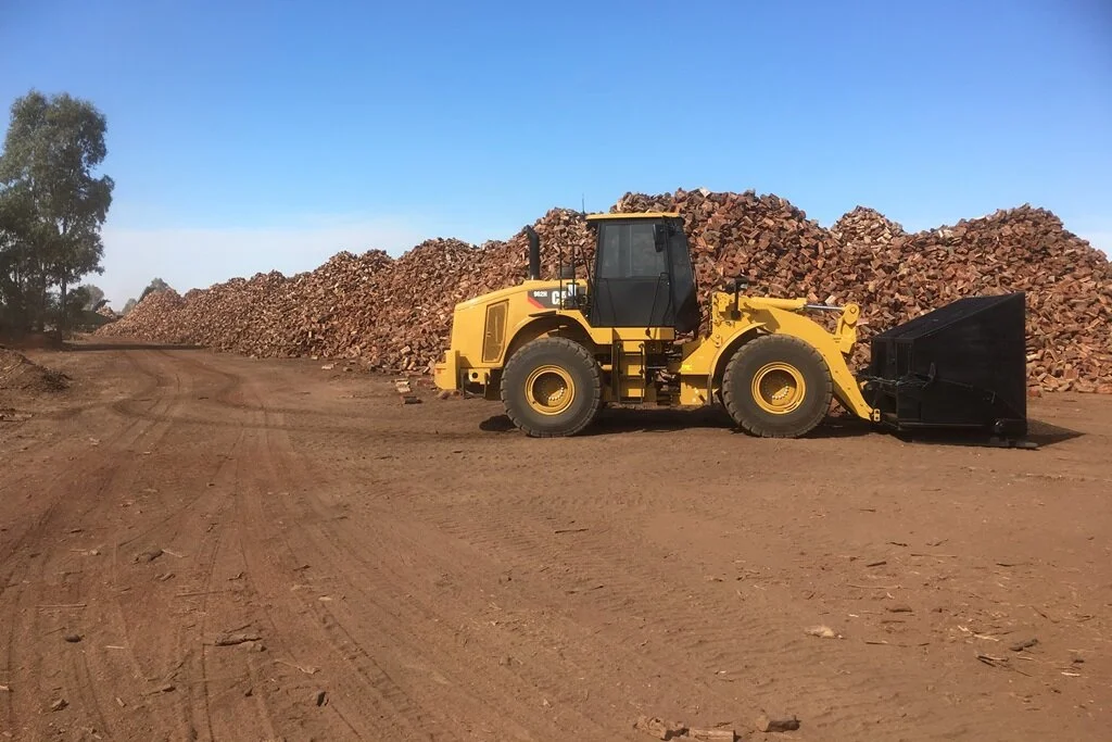 grg_firewood_machinery_bucket.jpg