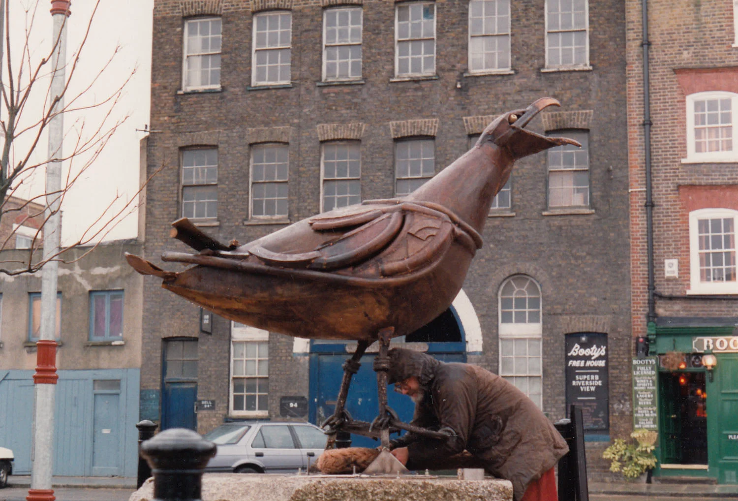 Herring Gull , 1994 Bronze, Ropemakers Field, London, commissioned by LDDC