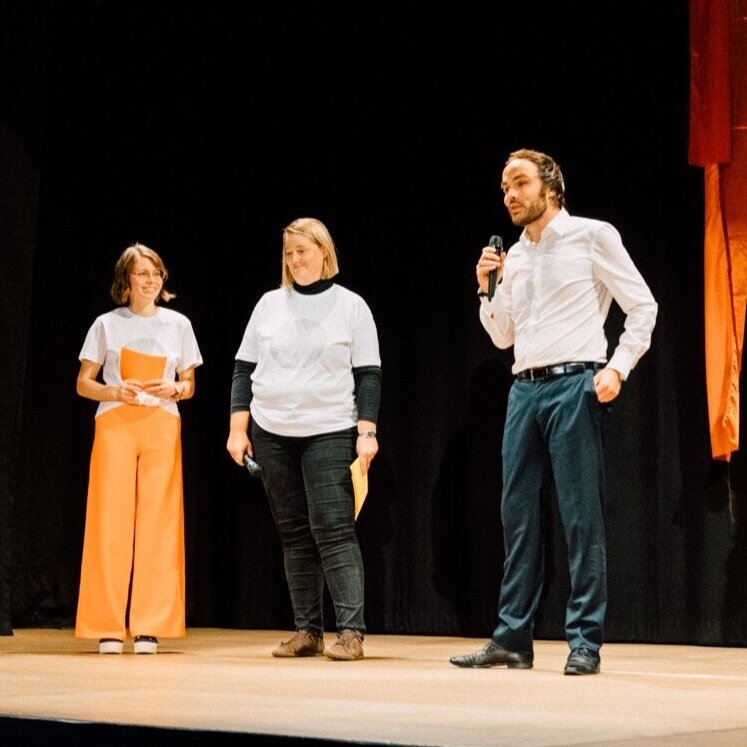 Landesrat Philipp Achammer, ein Fan des Theaterpädagogischen Zentrums Brixen