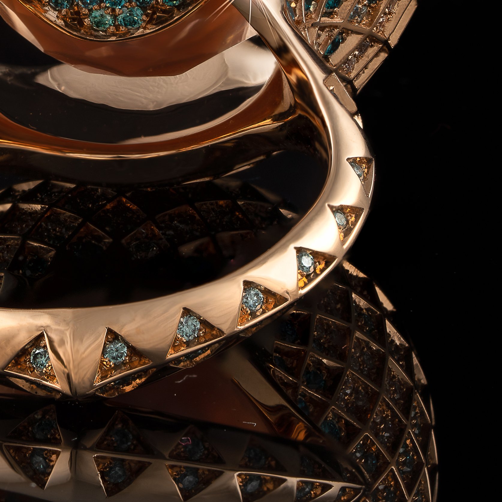 De-Ville-Nigel-OReilly5-detail-of-ring-mount-one-of-a-kind-jewelry.jpg