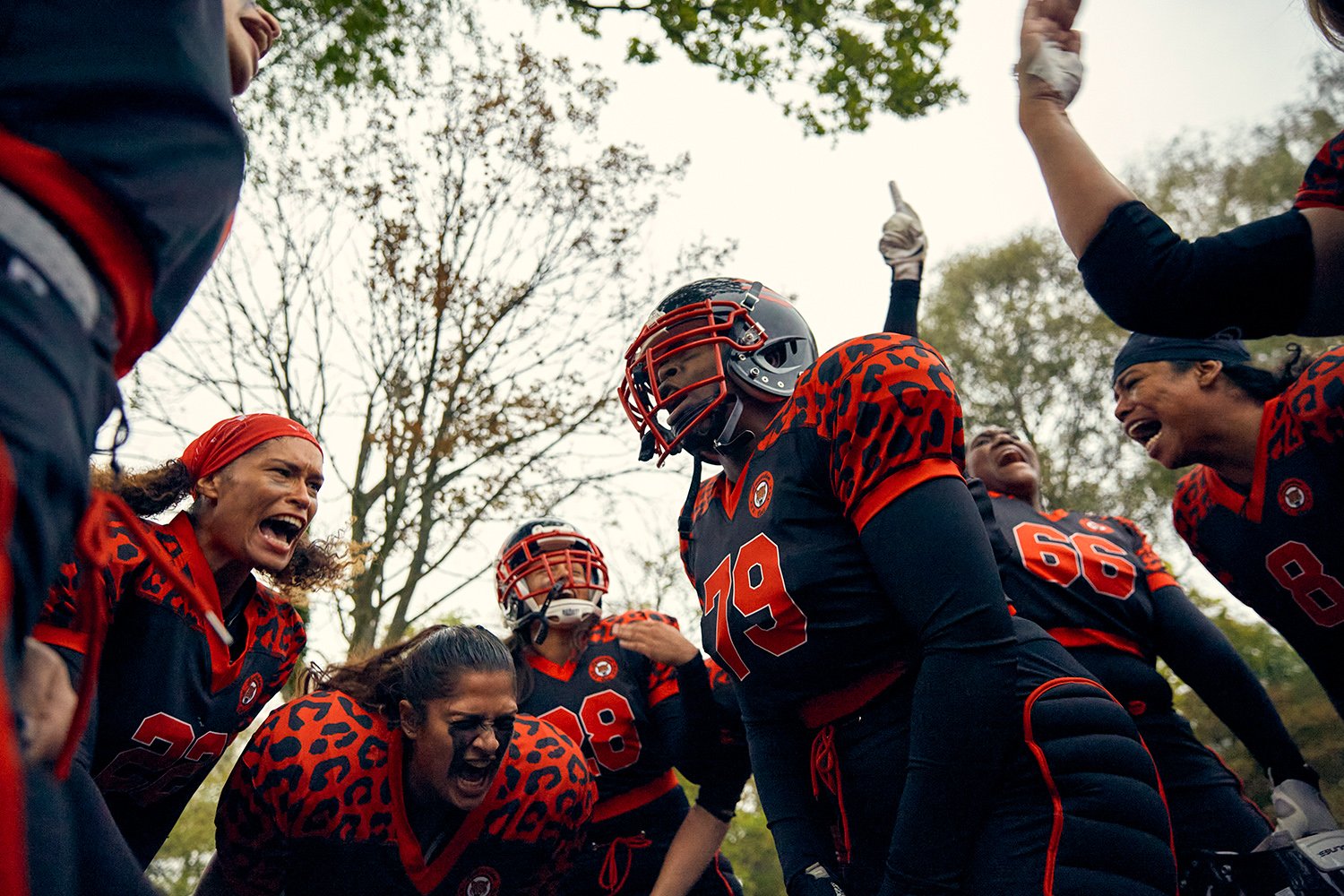  Offensive line player Wenna (center with helmet) leads her team mates during a pre-game cheer against the Rotterdam Ravens, Amsterdam, NL, 2020. 