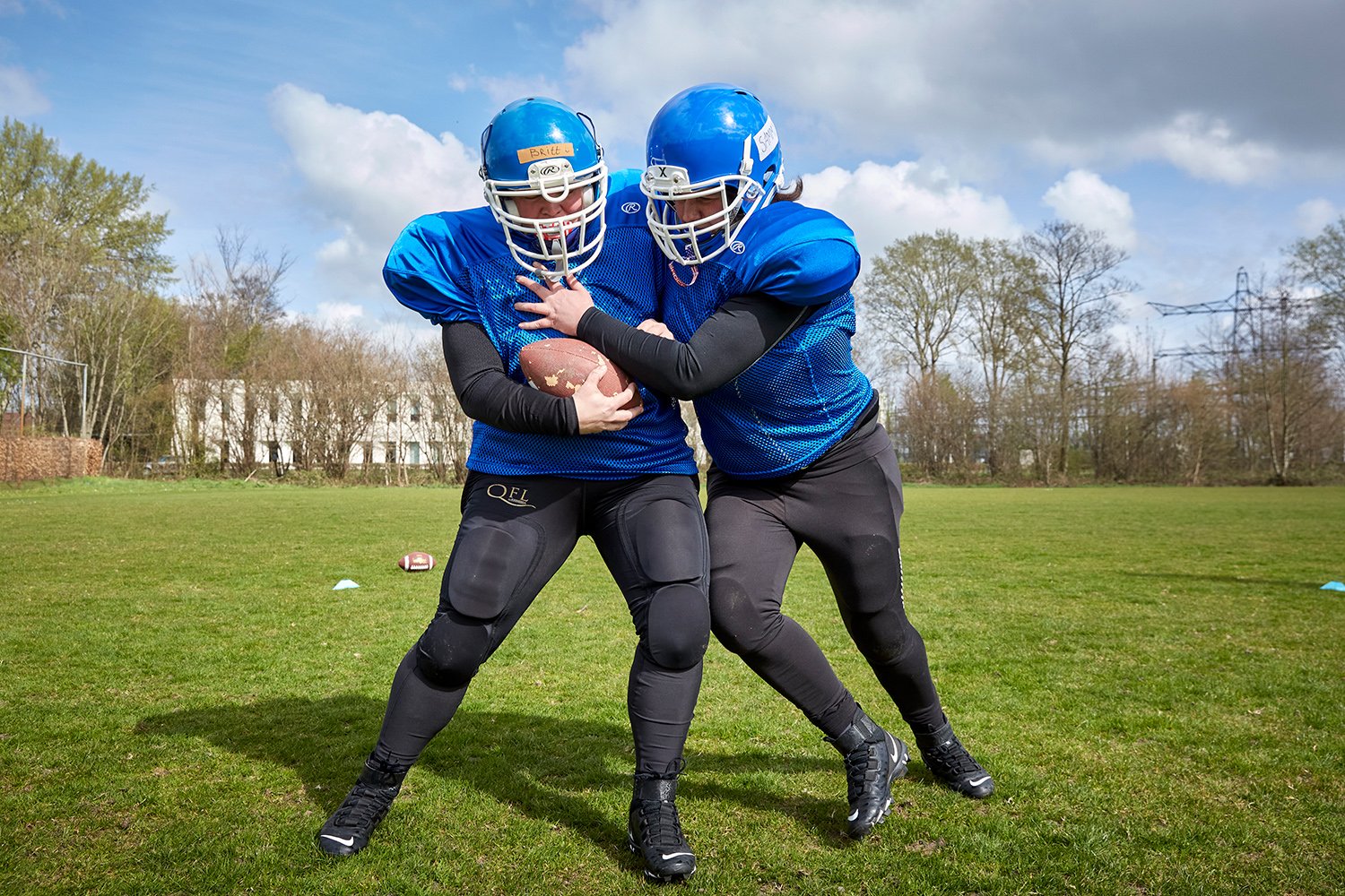  Two Zwolle Blue Jays players practice during a training session, Zwolle, 2021. 