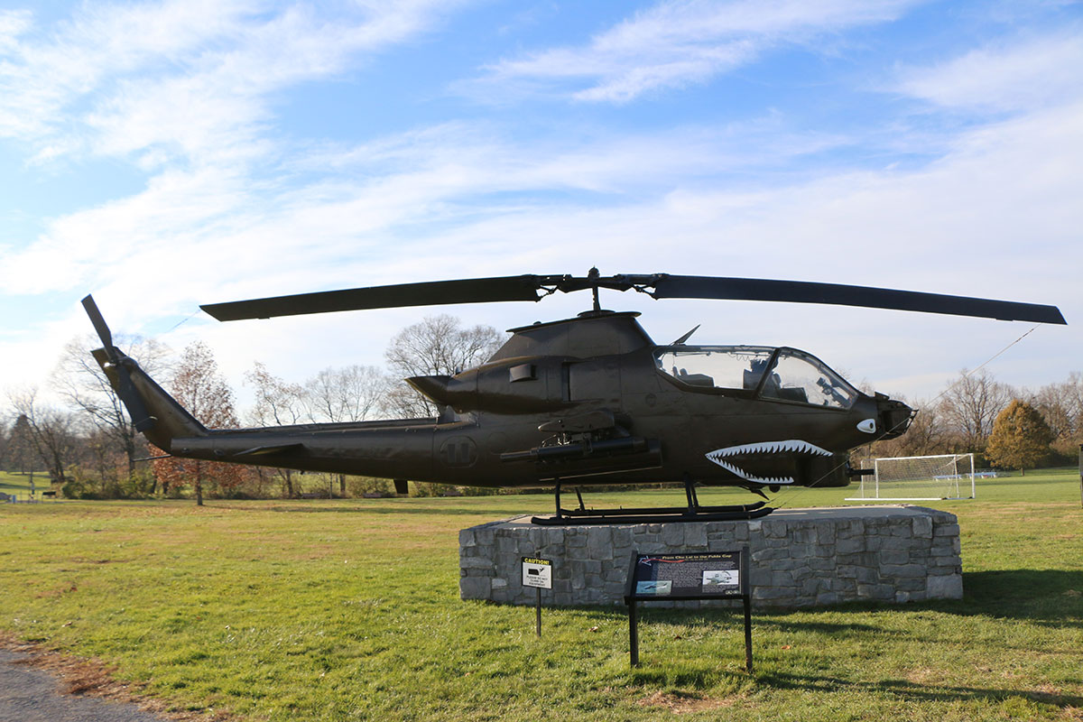 AH-1S-Cobra-Helicopter_11.jpg