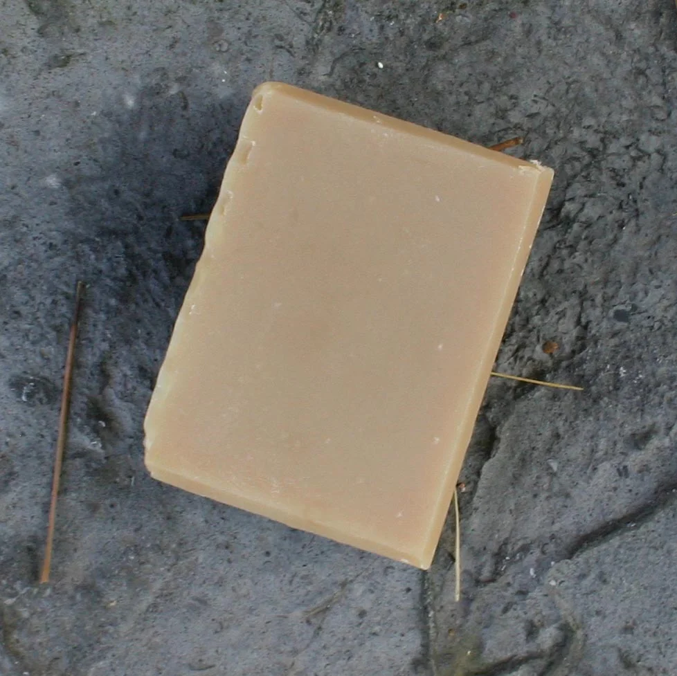 snipe-ireland-soaps_soap_0040_oatmeal & honey.jpg