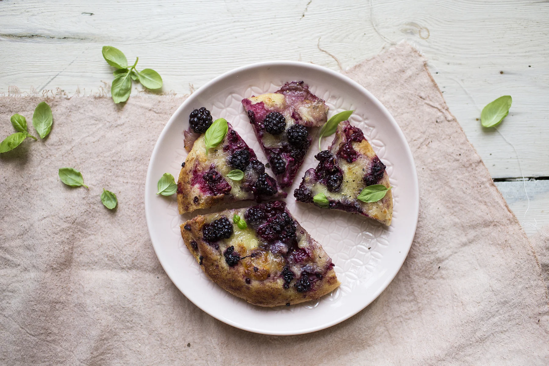 Blackberry Pizza_12.jpg