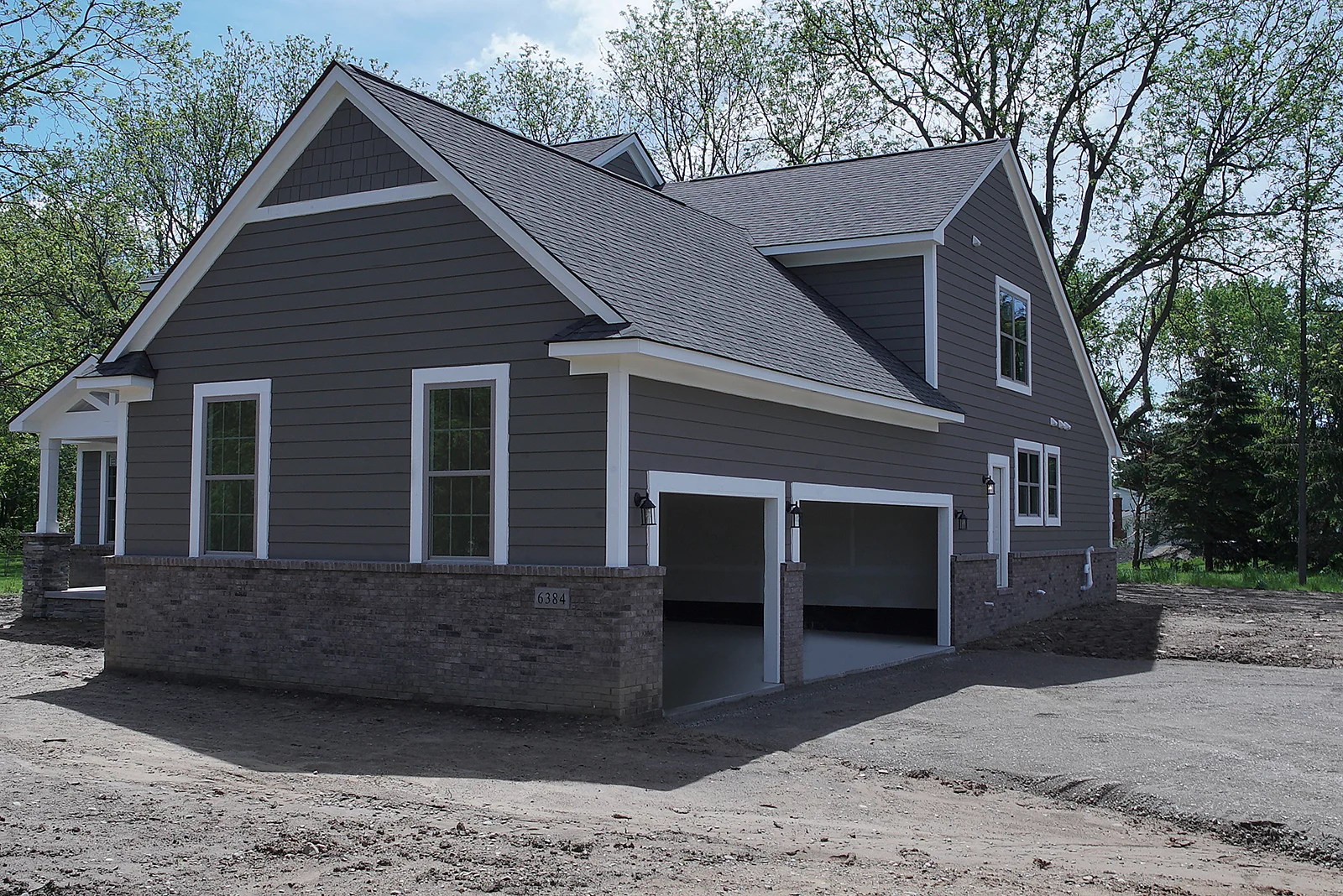 Outside_house_garage_DSC06291.jpg