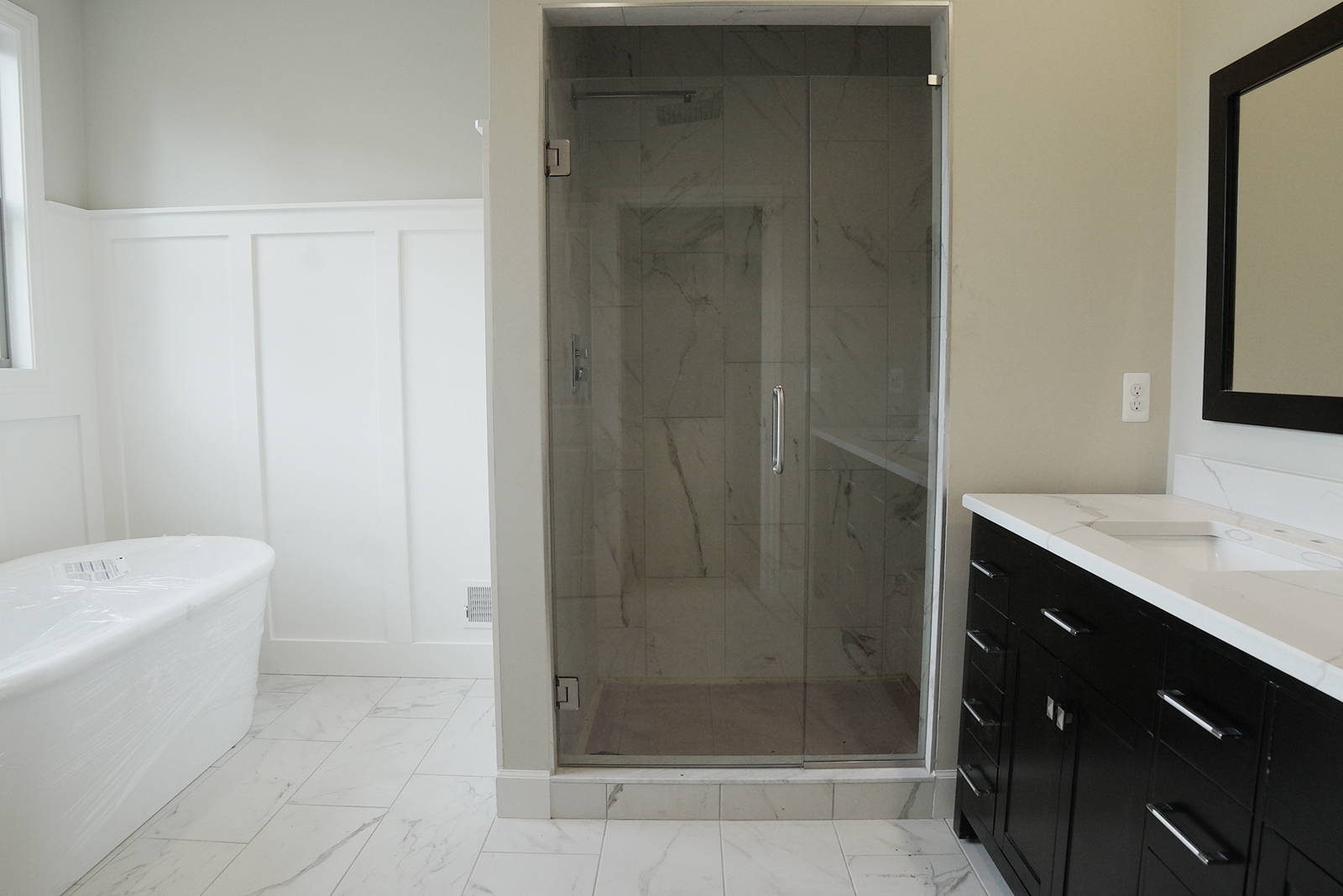 Bathroom_shower_DSC06110.jpg