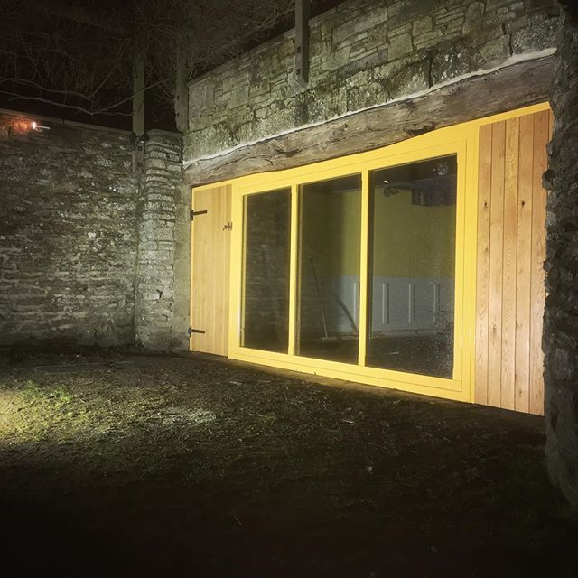 Just getting round to posting the projects we finished before Christmas. Pretty hectic end to the year!! More to follow. #windowwall #floortoceilingwindows #yellow #oak #accoya