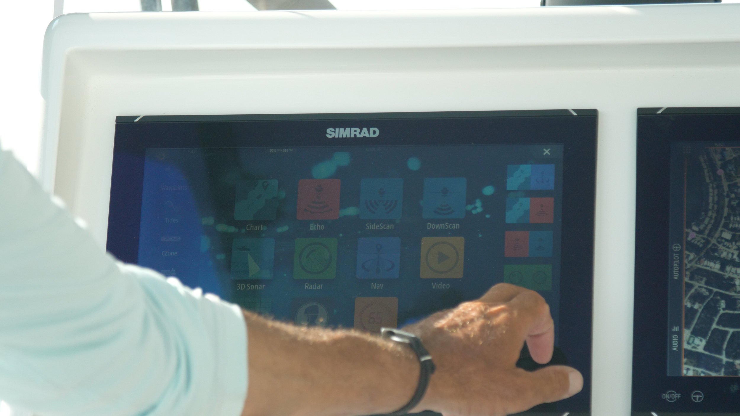 High Chirp Vs Low Chirp and Downscan for Inshore and Offshore Fishing With Scott Walker