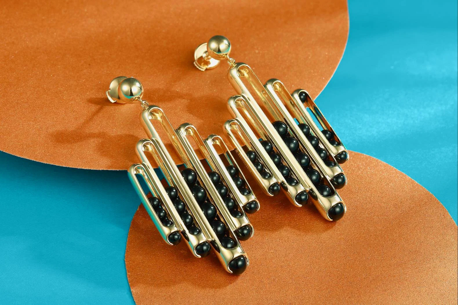 ZEEMOU ZENG-MELODY EARRING 18K YELLOW GOLD, ONYX  1 .jpg