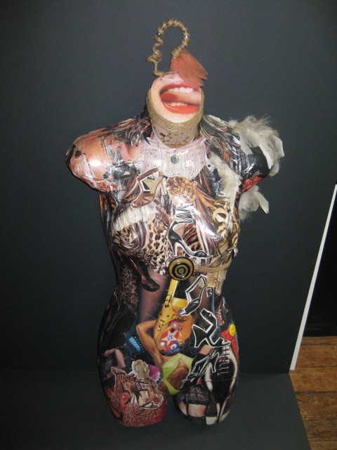 2009-untitled-valashinas.jpeg