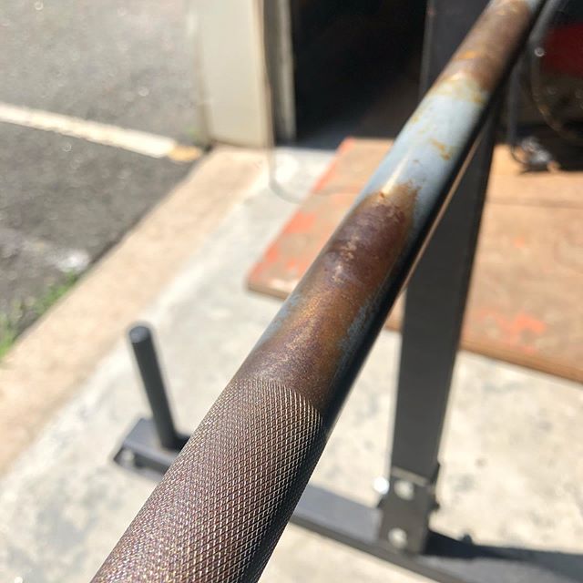 We went from rusted to thrusted with these barbells @cfstrongtown Always a pleaser serving equipment at this huge facility. Check them out!

#beardedbarbellmember 
#beardedbarbellmaintenance 
#holdthestandard 
#raisethebar 
#instafit
#followthepump
#