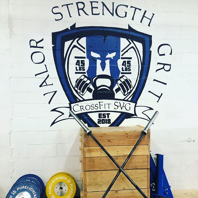 We went to @crossfitsvg a #bra rdedbarbellmember yesterday to clean up some barbells. I love this gym. It&rsquo;s a nice set up where you want to lift and compete. 
Quick Tip! If you have a vertical barbell holder. Don&rsquo;t drop it into the holder