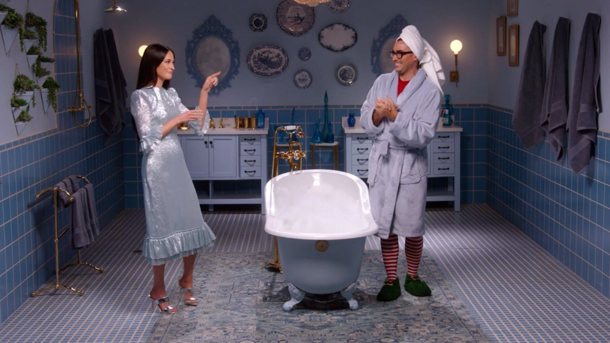 KaceyMusgraves_ChristmasSpecial_5.jpg
