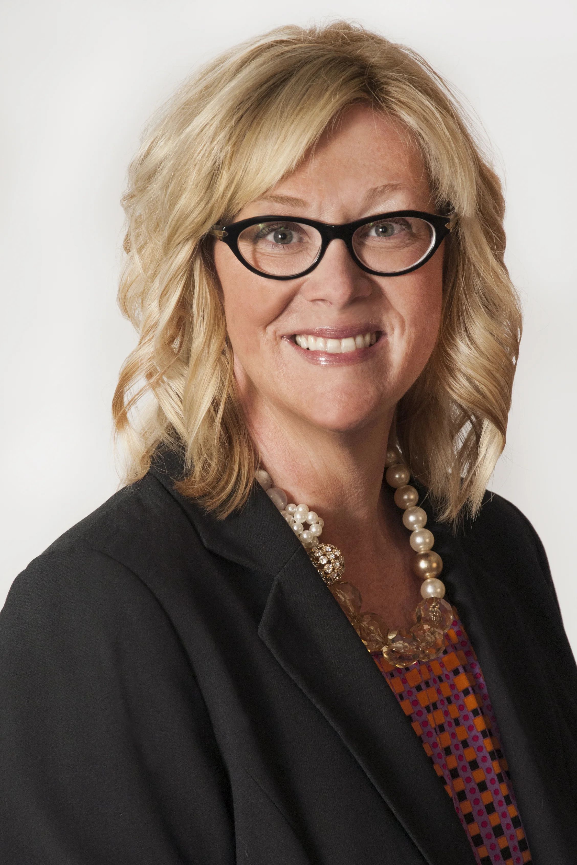 Elizabeth_Bryce_2014.jpg
