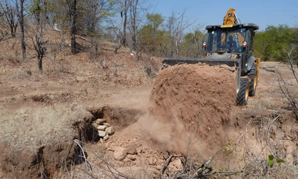 Anti-poaching access tracks were opened, prior to the onset of the rains, within Mana Pools and to the southern boundary. The latter has reduced deployment time to the remote southern boundary from 11 hours to 3. (Implemented by Bushlife Support Unit).
