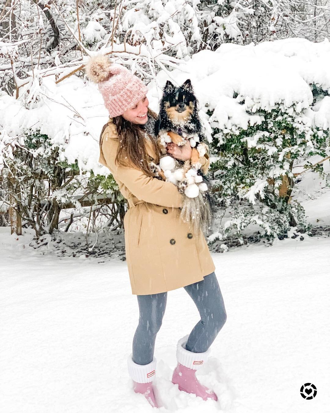 Snow day with the best snow ball machine ever!! Prince LOVES the snow but after walking around our neighborhood for a bit he turns into a snowman ☃️ this is my first season with Hunter boots and they are perfect! Now I want some tall ones because app