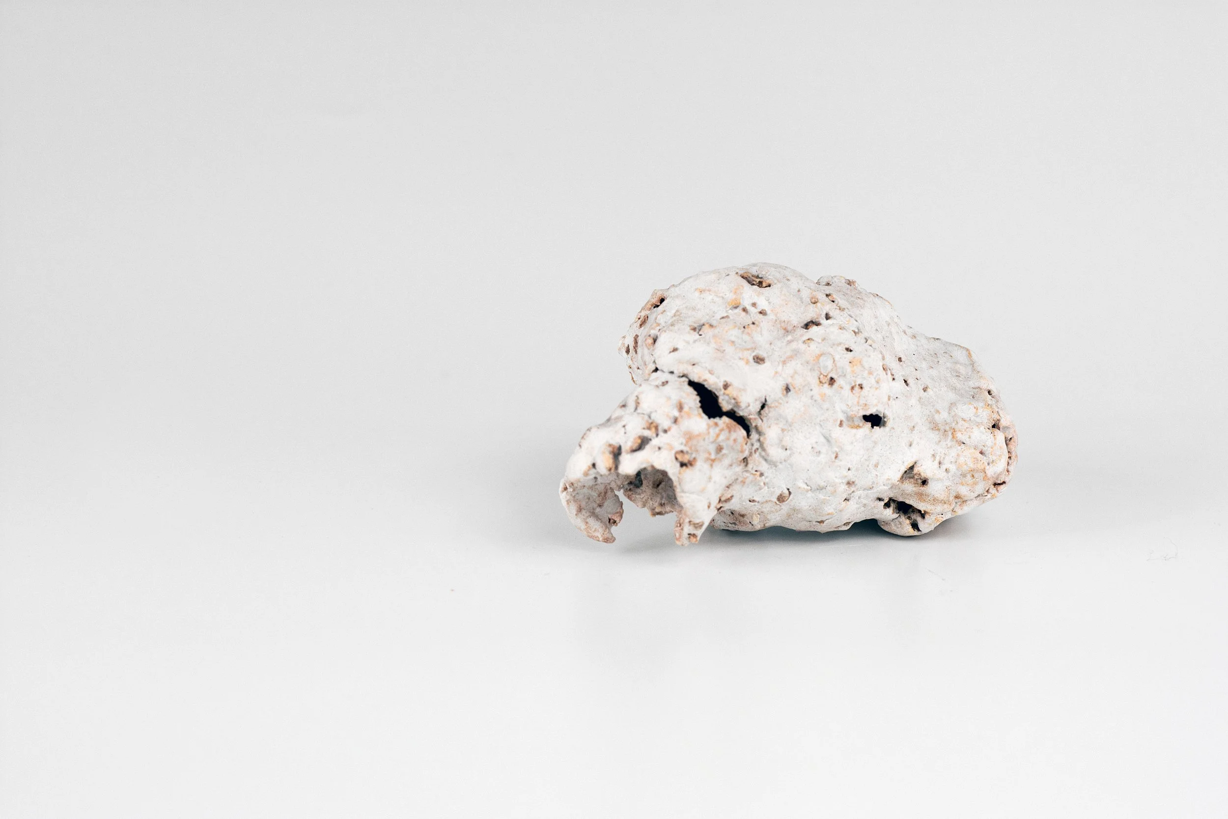 2024  4" x 2.5" x 2.5"  ceramic