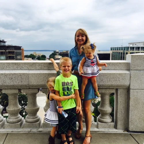 Jannelle at the Capitol with her nieces and nephews