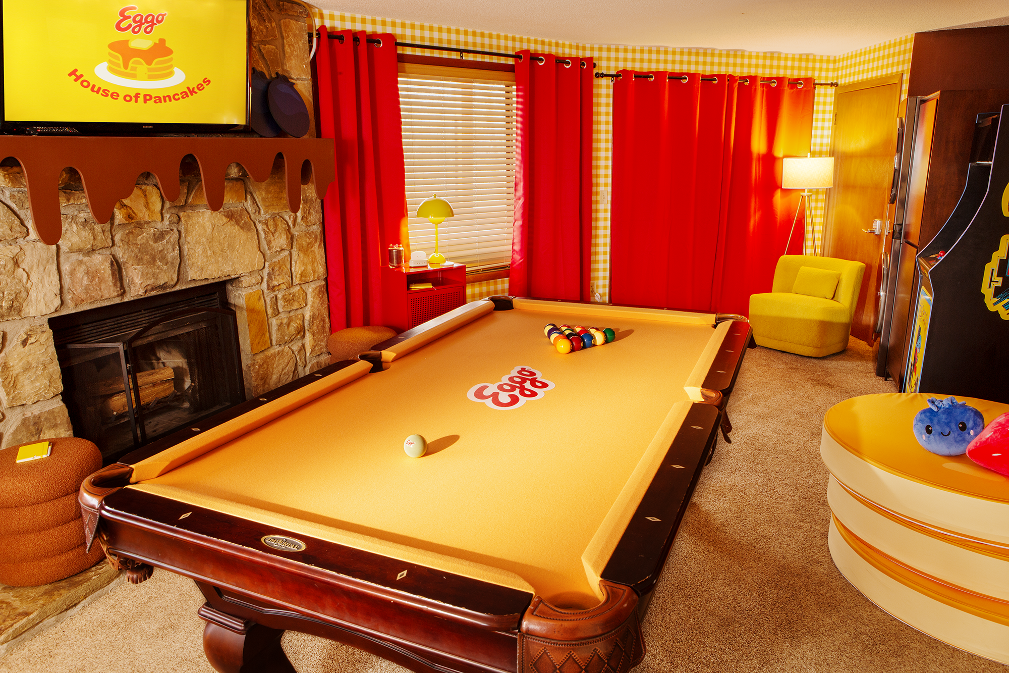 Eggo_GameRoom_2.png