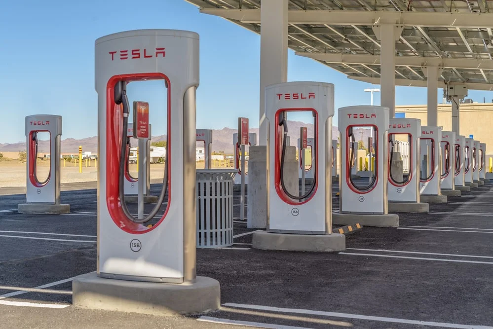 Tesla doesn't only make EVs, it also intends to build a global service infrastructure to ensure their poliferation.