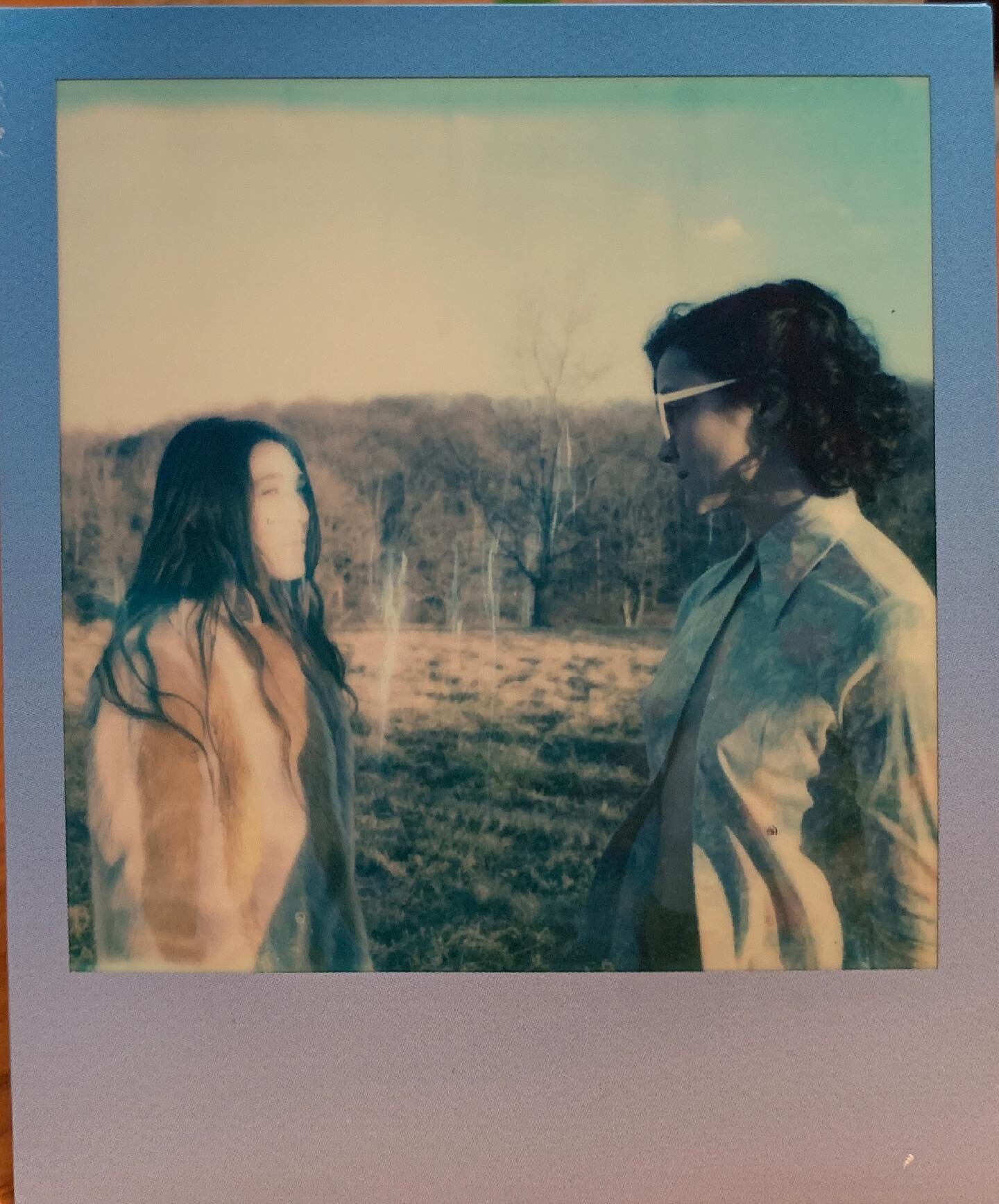 Happy Solstice! It&rsquo;s my season y&rsquo;all 🦀🌊 in the air on my way to reunite with 🏹@scrappyradish 🏔

Integrating new upgrades. How much has shifted inside you? What mountains peak at your fault lines? 

Polaroids from our last collab on Ne