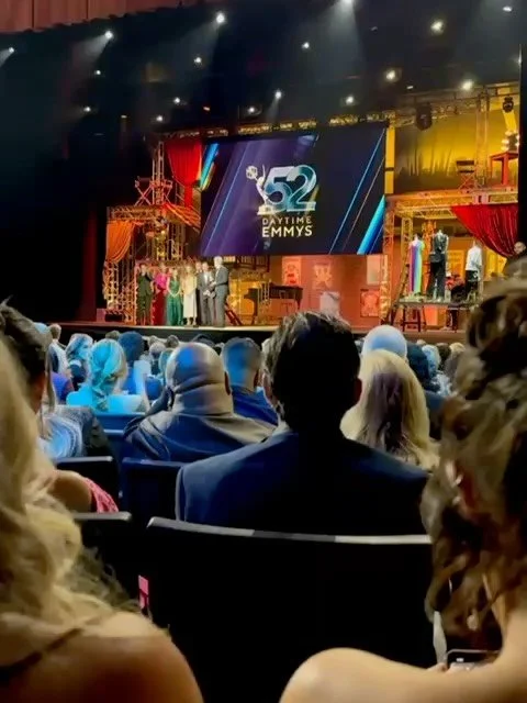 &iexcl;Qu&eacute; noche incre&iacute;ble en los Daytime Emmy Awards! 🏆

S&uacute;per orgullosa de todo nuestro equipo de Dime Como Hacerlo, @thisoldhouse y @therokuchannel 

No ganamos esta vez (&iexcl;felicidades @joannagaines por The LakeHouse, fu