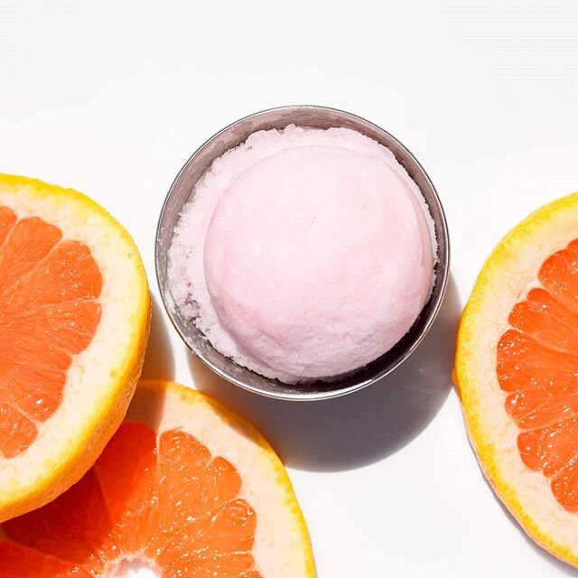 Sweet, tart, and refreshing grapefruit in a creamy sorbet - does it get any better?? 😋
#nowchurning #grapefruitsorbet